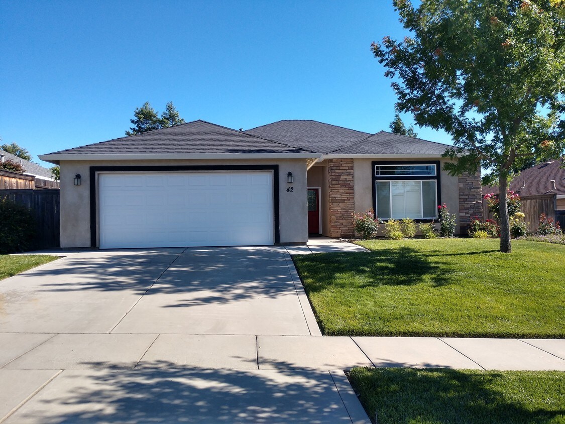 42 Barker Ct, Chico, CA 95928 House Rental in Chico, CA