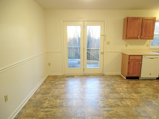 Building Photo - 191 Heatherwood Dr