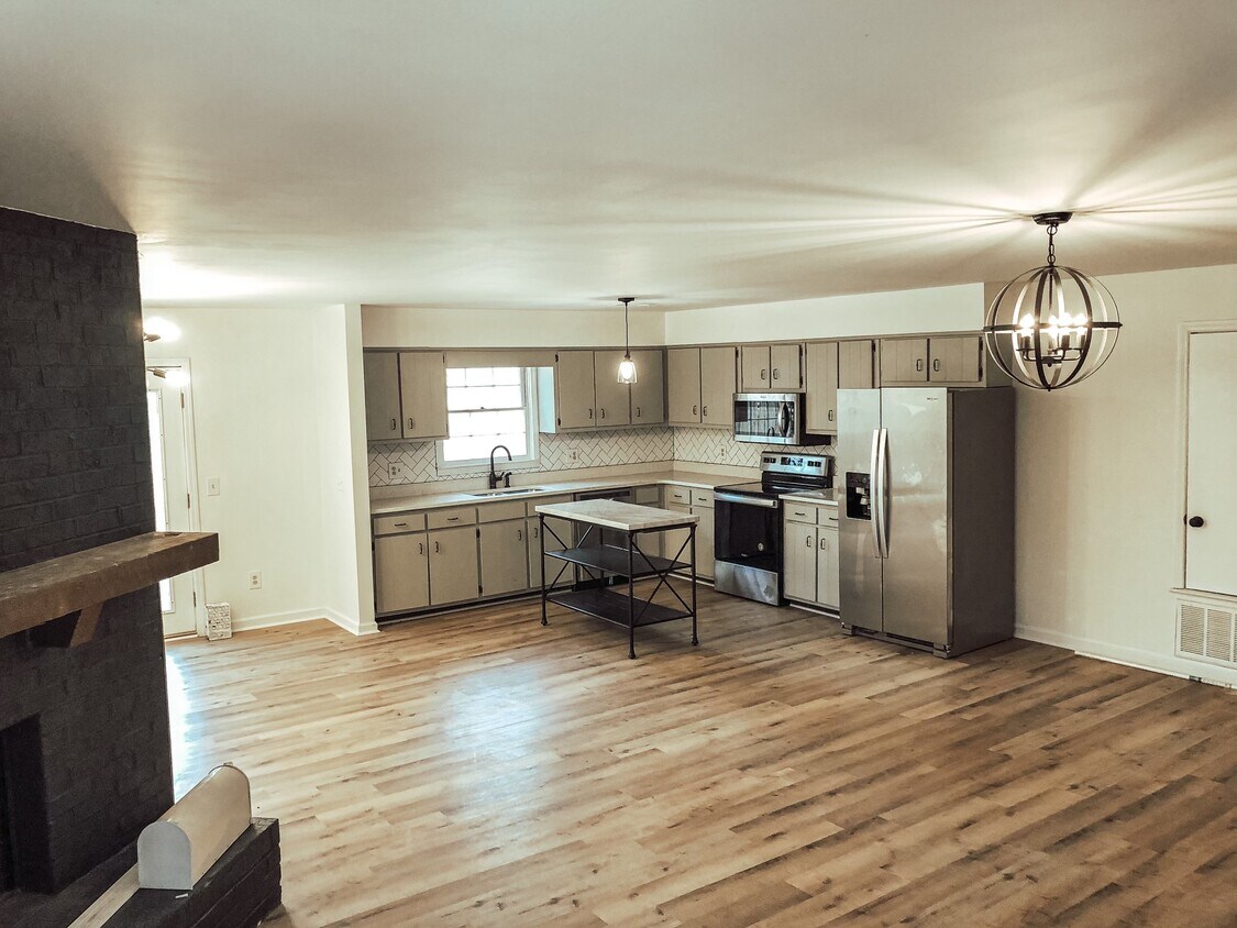 Foto principal - 1234 Juniper Dr