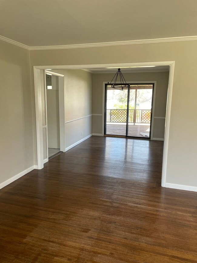 Foto del edificio - Darling Midtown Charmer! 3 bed 1 bath - NE...