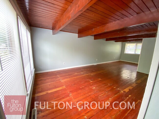 Foto del edificio - 902 Maybelle St NE