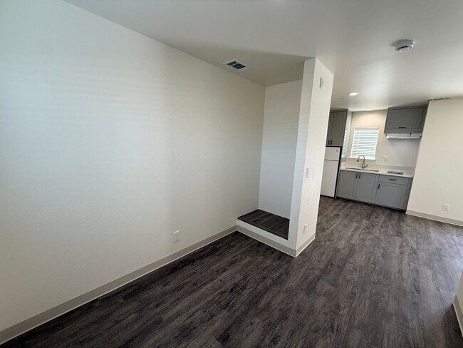 Foto del edificio - Free Month of Rent for Move in before Dec 1st - Brand New Ground Level Studio