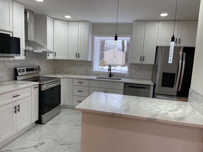 Building Photo - 6204 Greeley Blvd