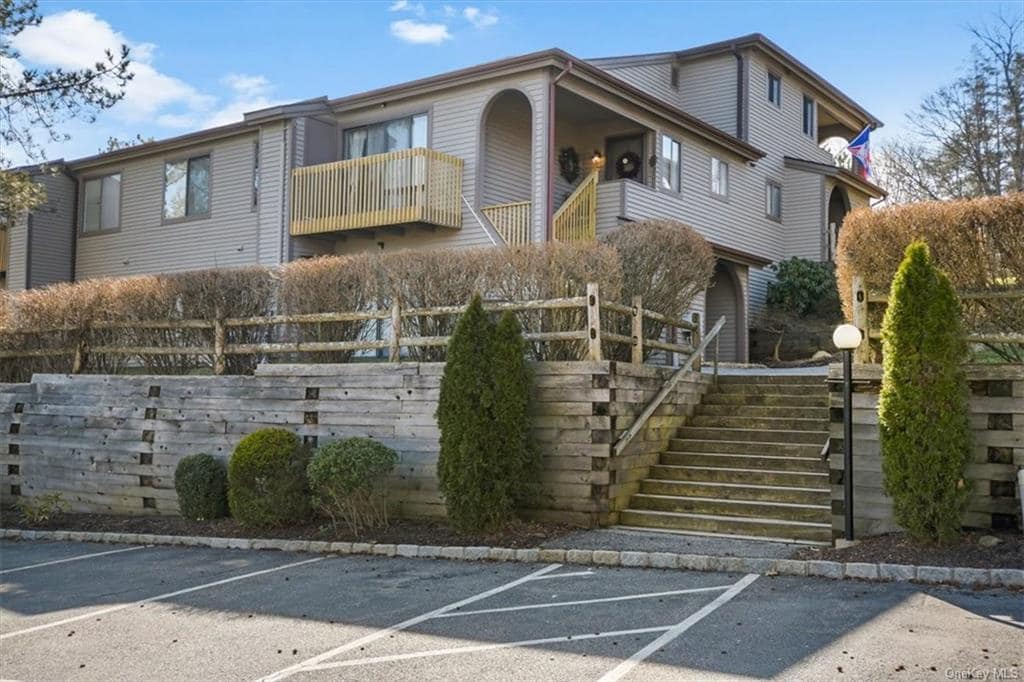 62 Scenic Vw, Yorktown Heights, NY 10598 Condo for Rent in Yorktown
