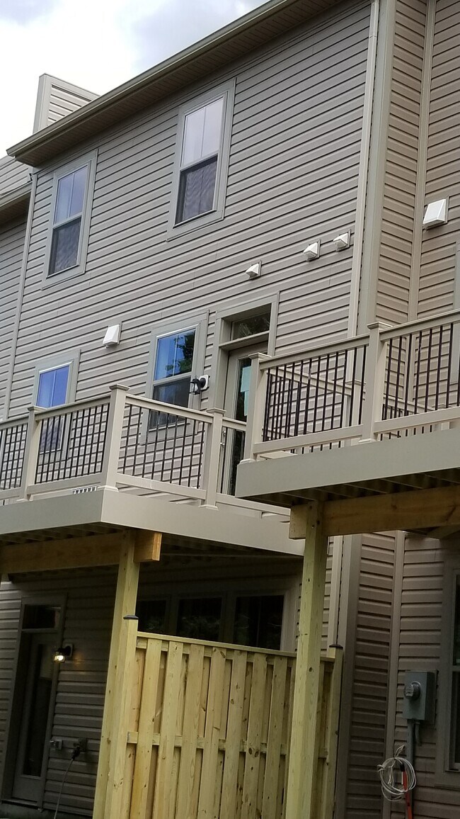 Building Photo - 43454 Robey Sq