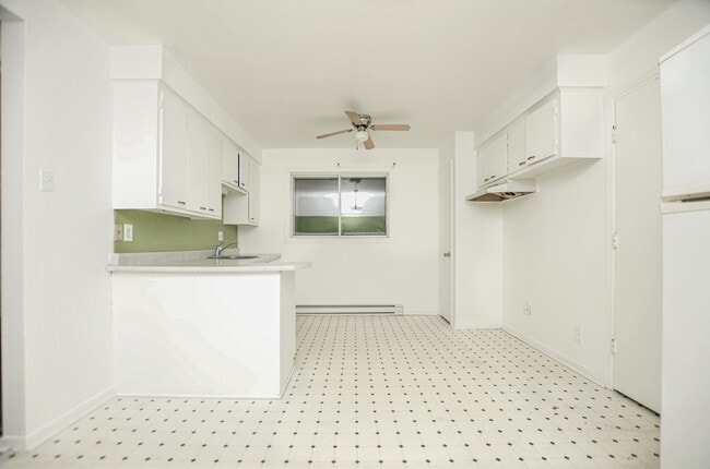 Building Photo - 2601 Chem. d'Oka