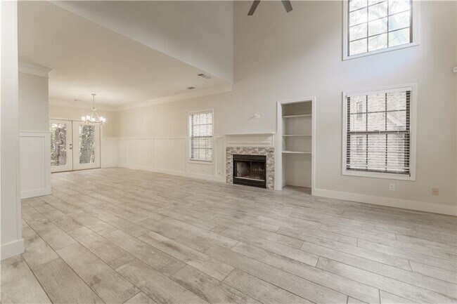 Foto del edificio - 642 Granby Hill Pl