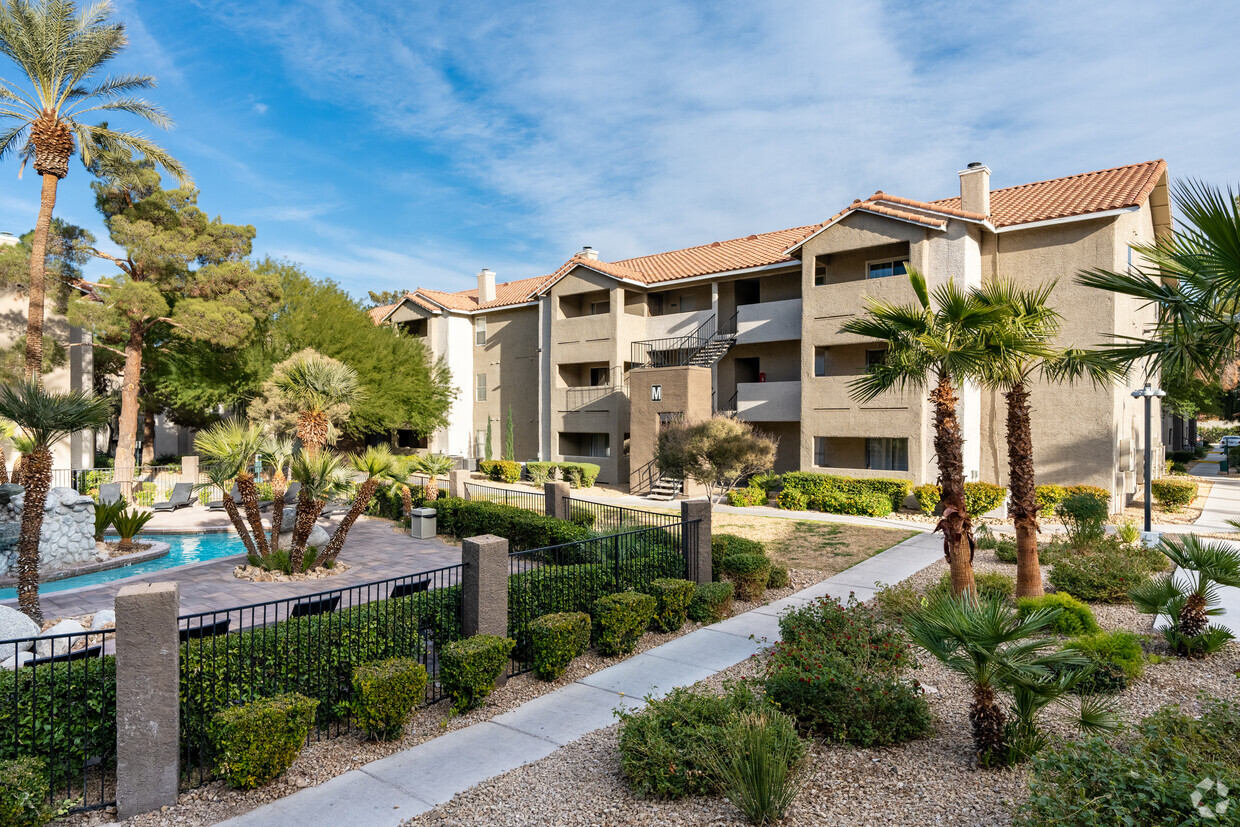 Primary Photo - Flamingo Palms Villas