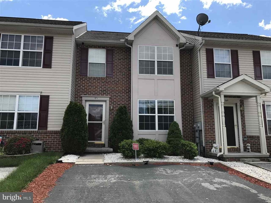 171 Sara Ln, Hanover, PA 17331 Townhome Rentals in Hanover PA
