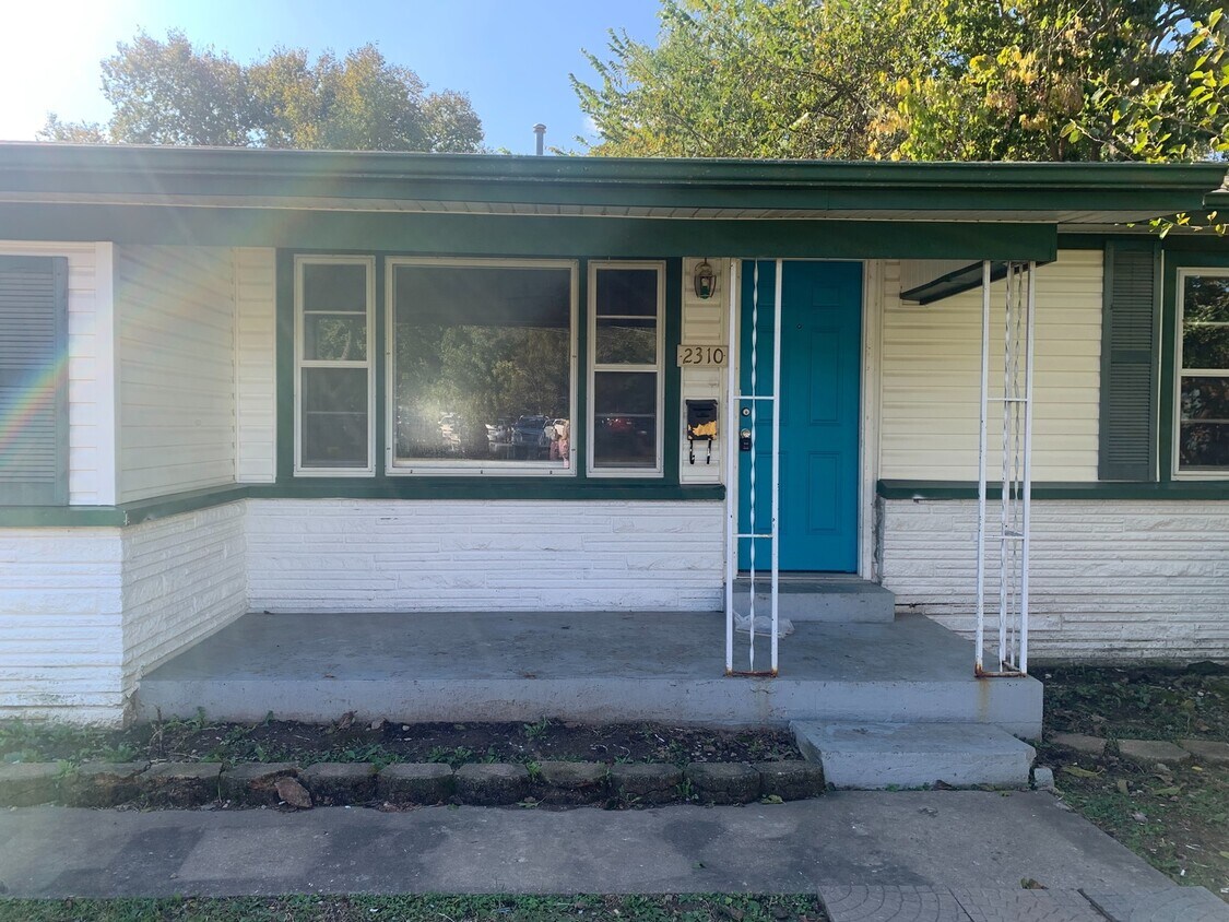 Awesome House! Available Now 3 bedroom 1 ... - Awesome House!  Available Now 3 bedroom 1 ...