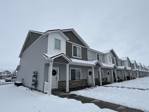 Building Photo - 651 S 2400 W