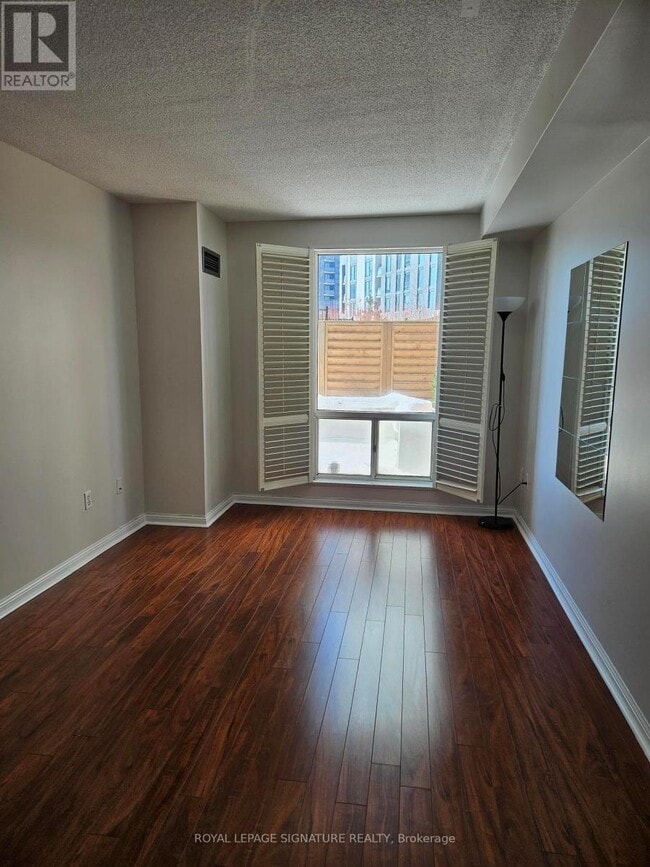 Building Photo - 101 Subway Crescent