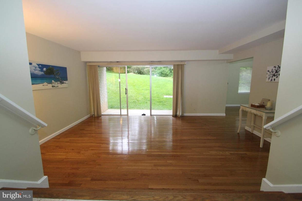 Primary Photo - 14430 Parkvale Rd