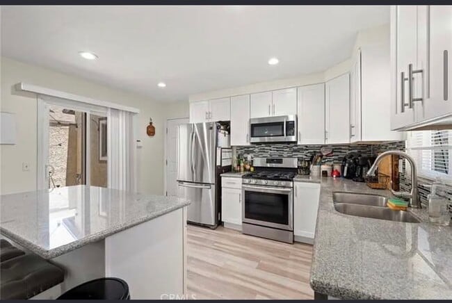 Building Photo - 4842 Village Green Way