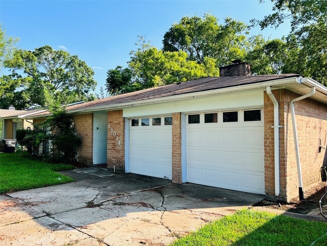 Foto del edificio - 17014 Forest Bend Ave