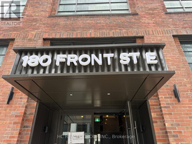 Photo du bâtiment - 180 Front St E