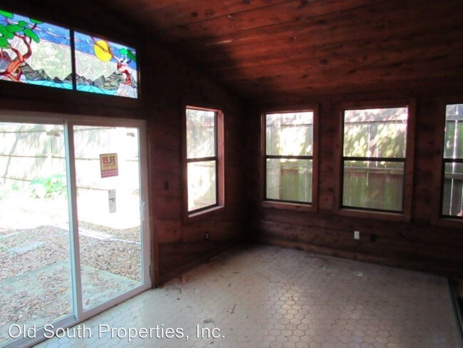 Building Photo - 2 br, 1 bath House - 2133 Schwab Ct
