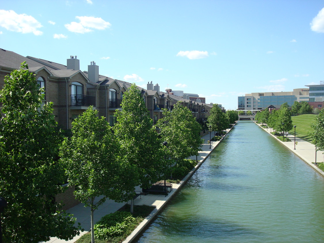 Upper Canal - Gardens of Canal Court