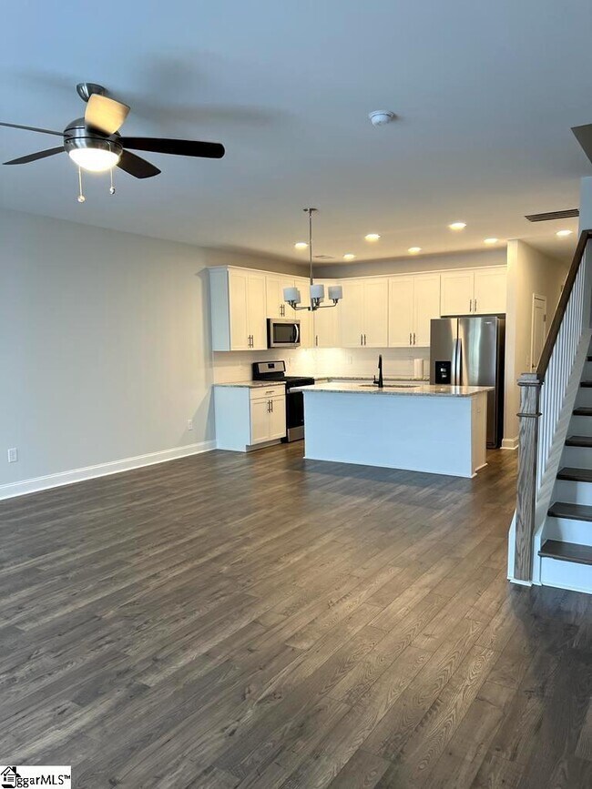 Building Photo - 116 Turfway Dr
