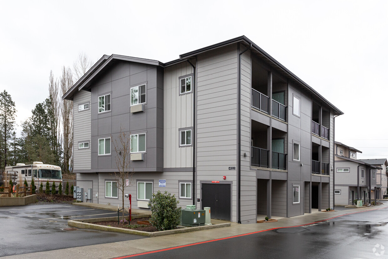 Primary Photo - Bellingham Green Apartments