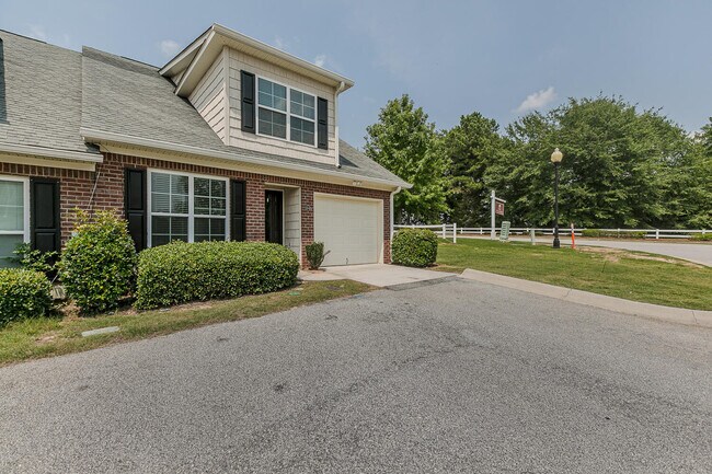 Foto del edificio - 100 Grove Landing Ct