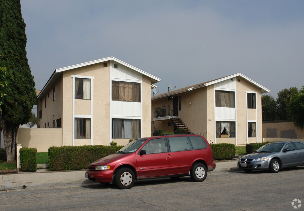 Foto del edificio - 7887 10th St