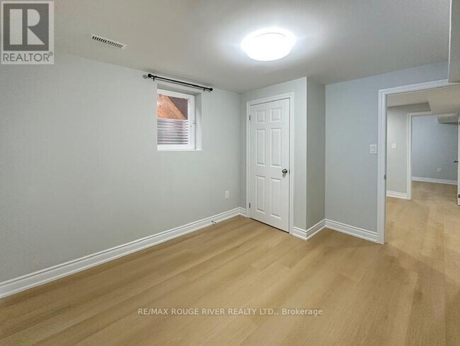 Building Photo - 1869 Brookshire Square