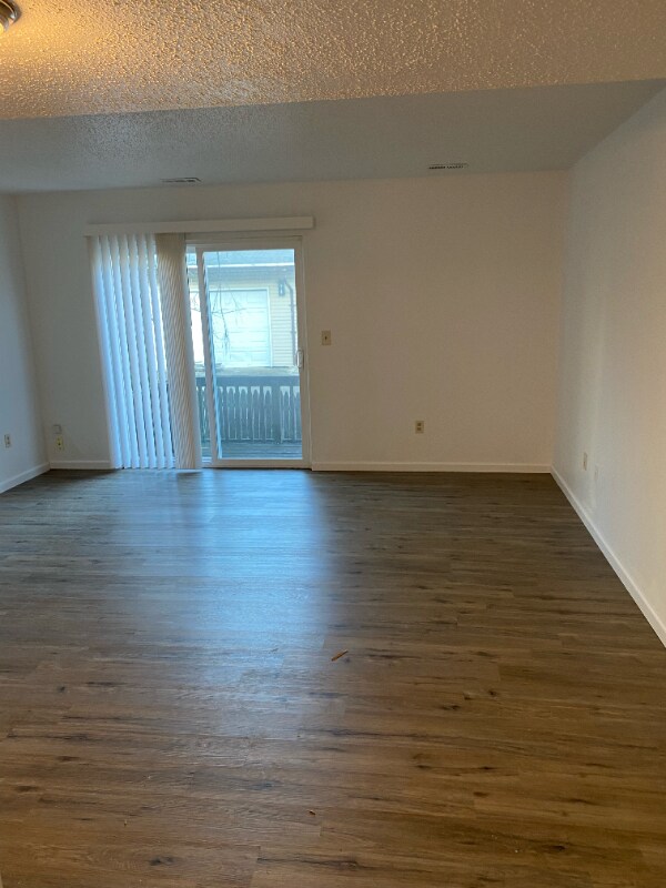 1001 College Ave Unit B1, Alton, IL 62002 Room for Rent in Alton, IL