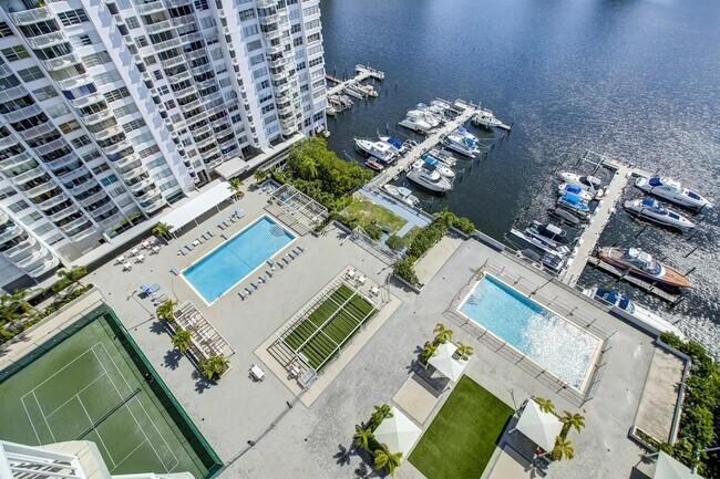 Foto del edificio - 18041 Biscayne Blvd
