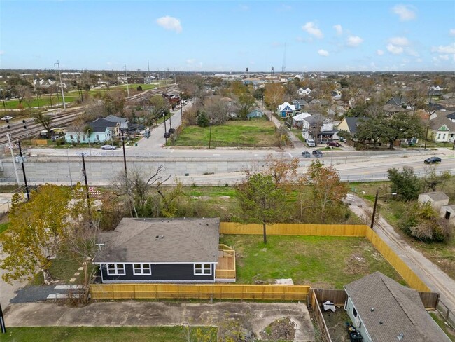 Building Photo - 1810 Semmes St