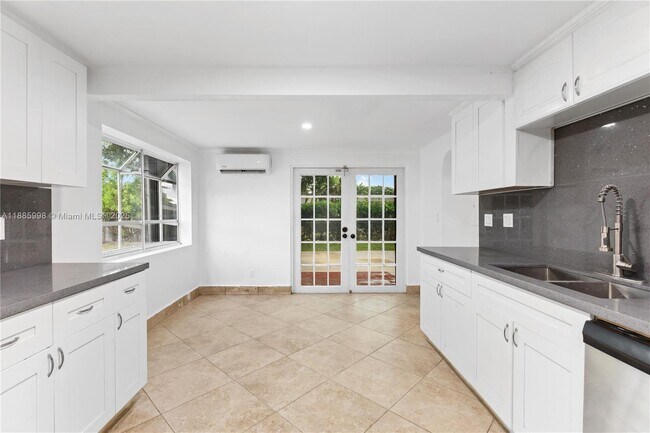 Foto del edificio - 8645 SW 128th St