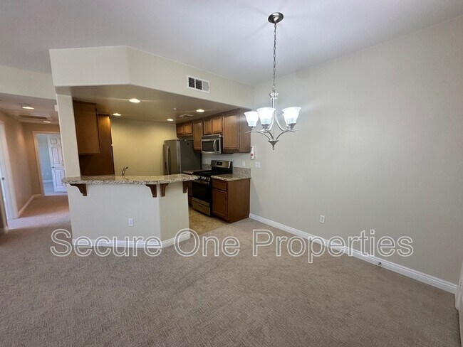 Foto del edificio - 208 Riverdale Ct