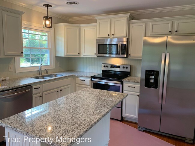Building Photo - 3 br, 2 bath House - 6910 Bronco Lane