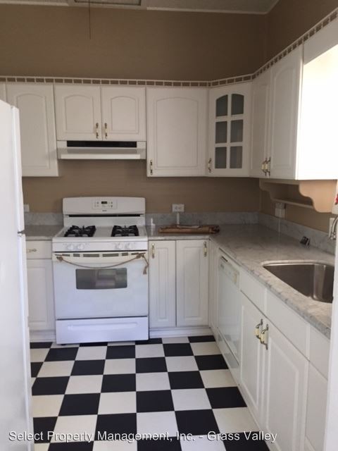 Foto del edificio - 3 br, 1 bath House - 416 W Main Street