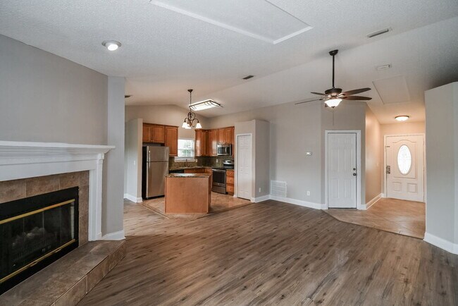 Building Photo - 8544 Moss Pointe Trail N