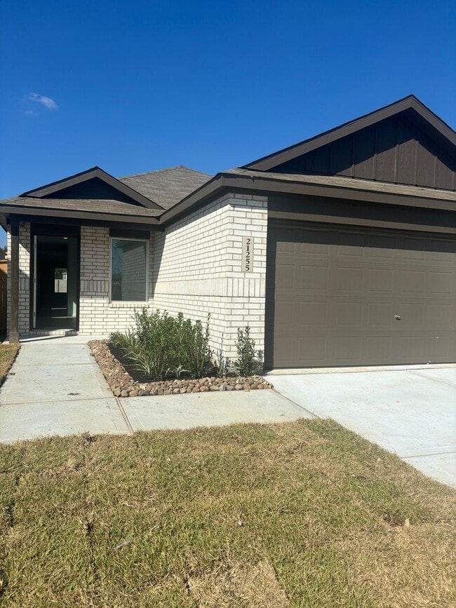 Building Photo - 21255 Fieni Dr
