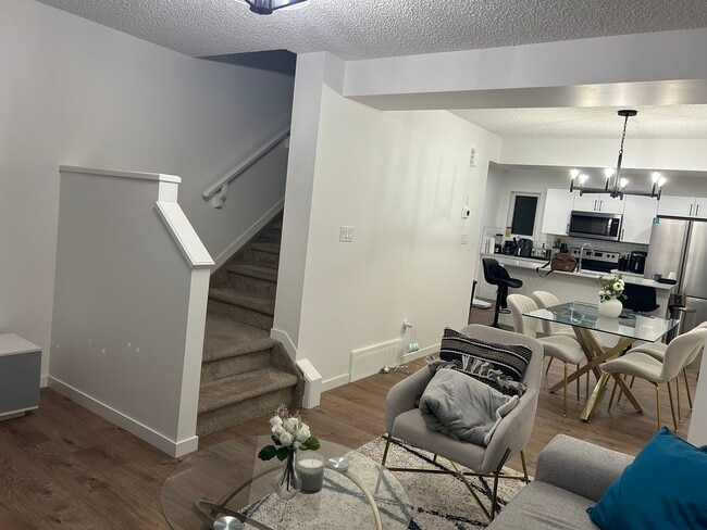 Photo du bâtiment - 14 Eastwood Dr