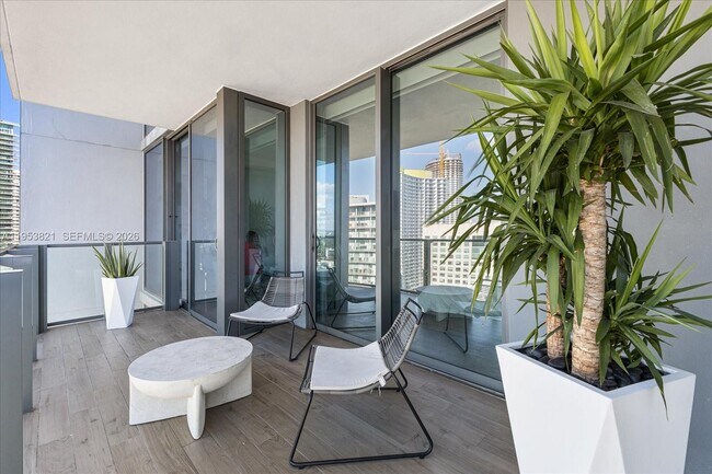 Foto del edificio - 88 SW 7th St