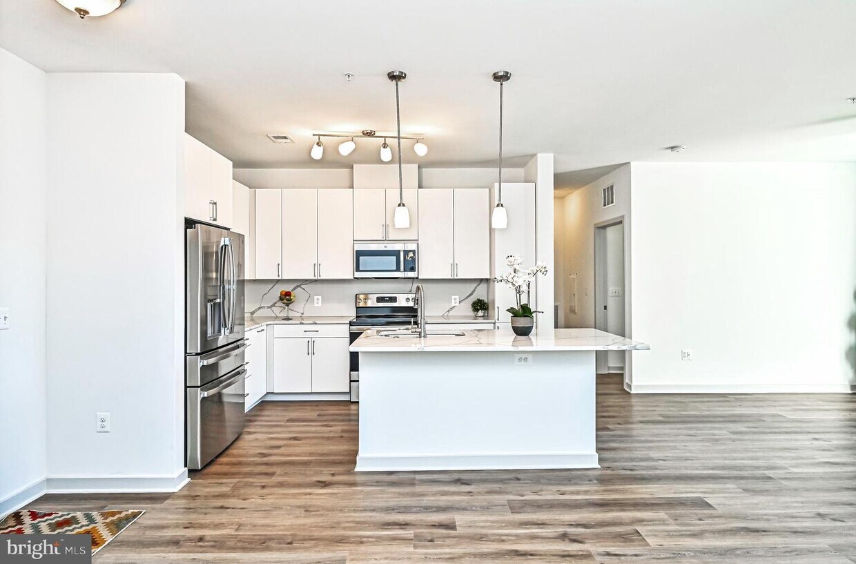 10755 Fairgrounds Dr Unit 126, Fairfax, VA 22030 Room for Rent in