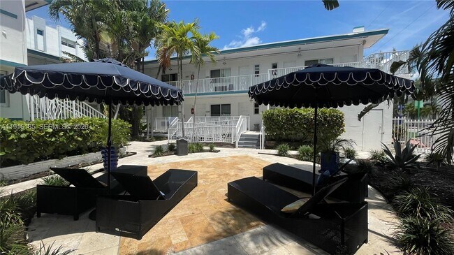 Foto del edificio - 7710 Harding Ave