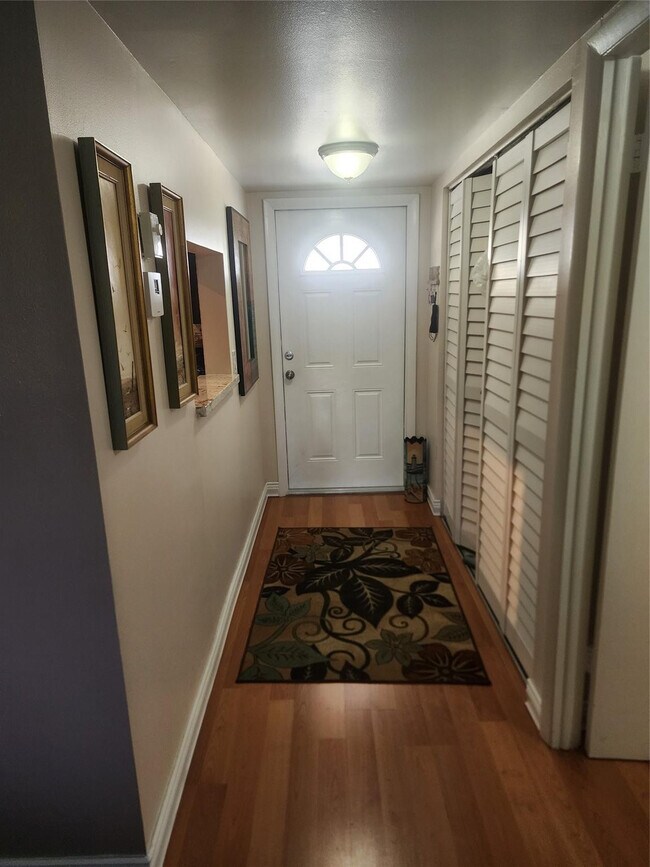 Building Photo - 7500 NW 4th Pl