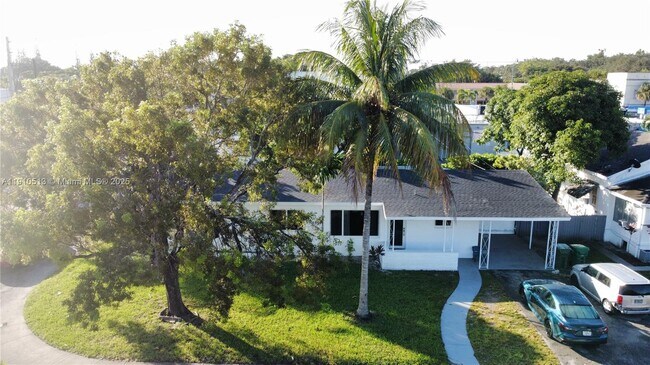 Foto del edificio - 4700 SW 7th St