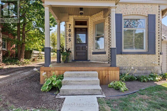 Photo du bâtiment - 7065 Longwoods Rd