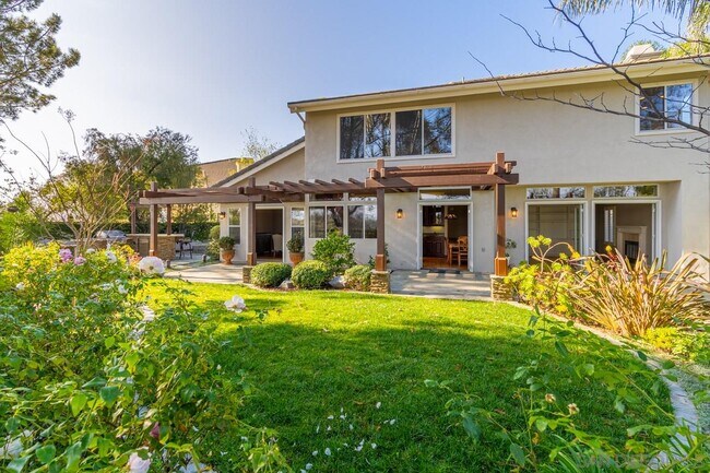 Foto del edificio - 4656 Whispering Woods Ct