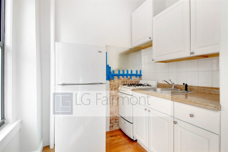 Building Photo - 1440 Lexington Ave