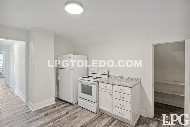 Foto del edificio - 4039 Vermaas Ave