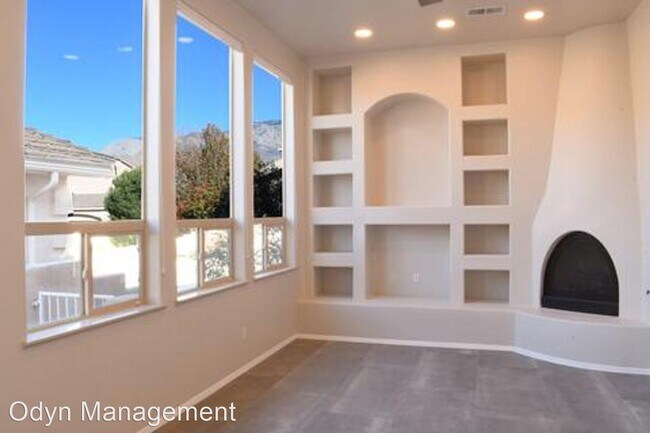 Building Photo - 3 br, 2 bath House - 8009 Oso Loco Dr NE