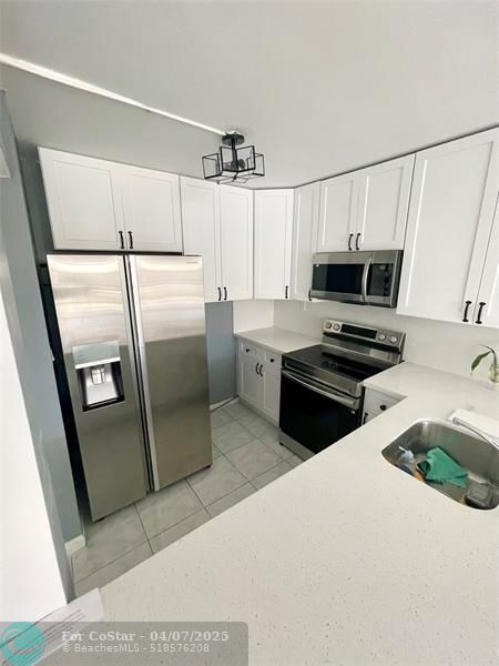 Building Photo - 2000 Atlantic Shores Blvd