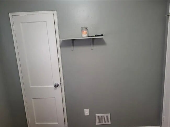 Foto del edificio - 8409 Navahoe Dr