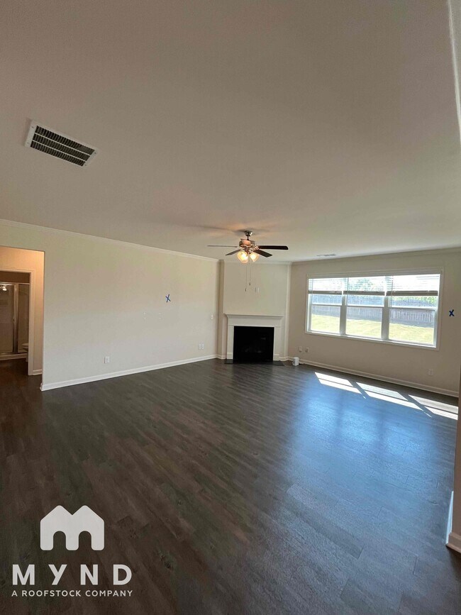 Foto del edificio - 4610 Bramblett Grove Pl